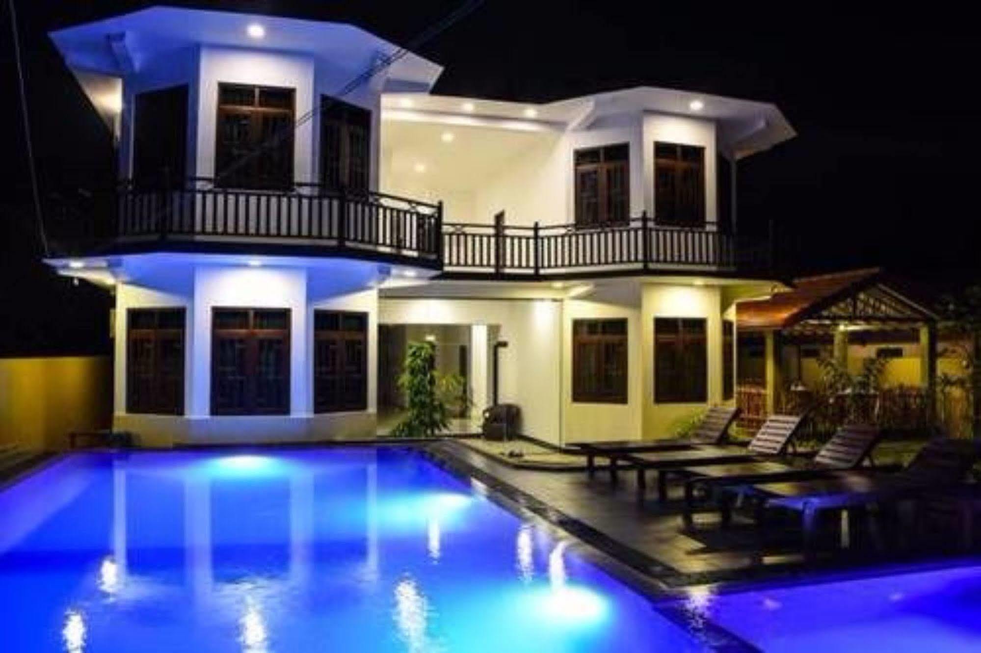 Ocean Glory Hotel Ettukala Exterior photo